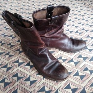6 for $25 Please read!! Need resoled Frye Boots